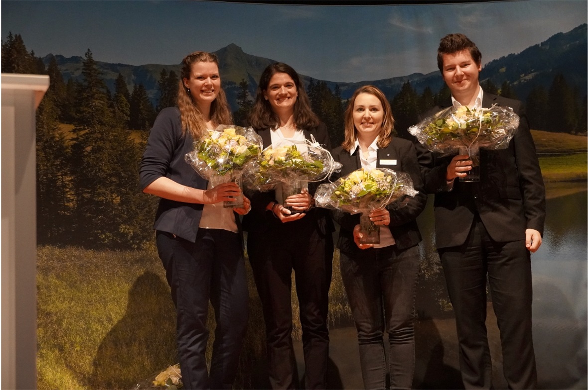 Treue Mitarbeiter wurden für ihren langjährigen Einsatz geehrt. Von links: Von l...