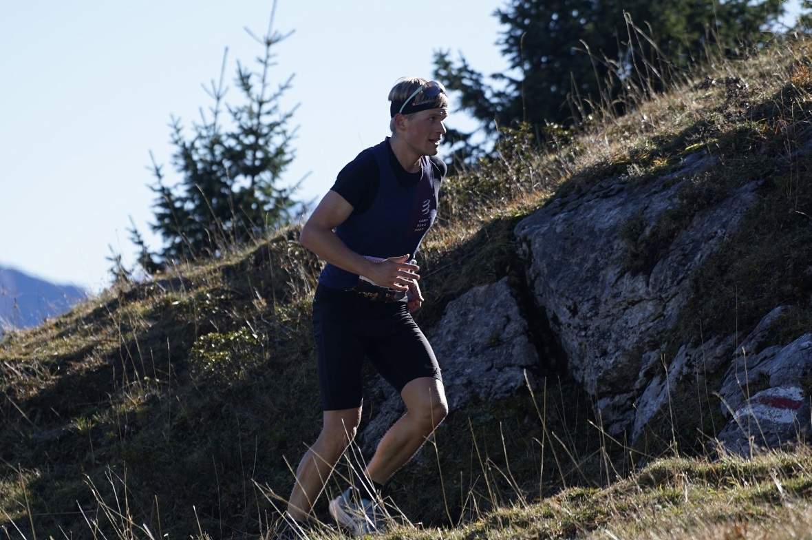 Triathlet Nicola Buchs holte den Tagessieg für Zweisimmen Triathlet Nicolas Buchs im Flow im steilsten Stück Chäle kurz vor dem Tagessieg.
