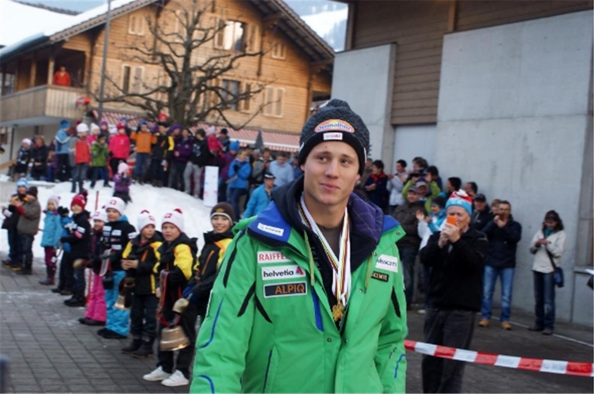 Triumphaler Einzug des Junioren-Weltmeisters auf dem Festplatz.
