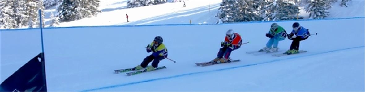 Trotz der grossen Kälte: Auch bei den Kids geht’s im Skicross heiss her.