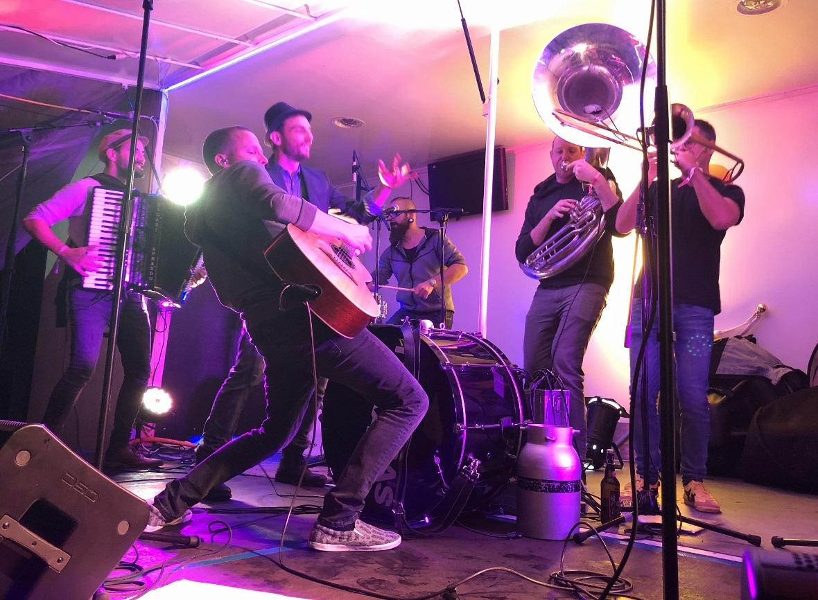 Troubas Kater spielten am Freitagabend.