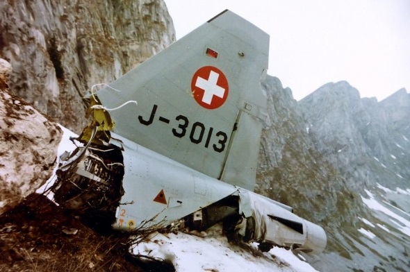 Trümmer des zerschellten Tiger-Flugzeuges von Hauptmann Ulrich Kuhn bei der Spillgerten.