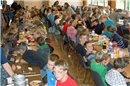 Über 300 SchülerInnen labten sich in Zweisimmen am gemeinsamen Brunch zur Einwei...
