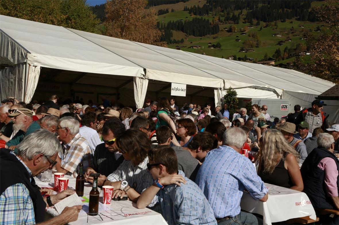Über 4000 Gäste haben den schönen Herbsttag am !alplerfest genossen