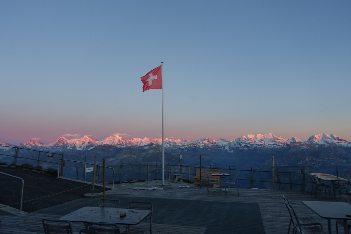 Überwältigender Blick vom Niesen - passend zum Vortrag des Spitzen-Gleitschirmfl...
