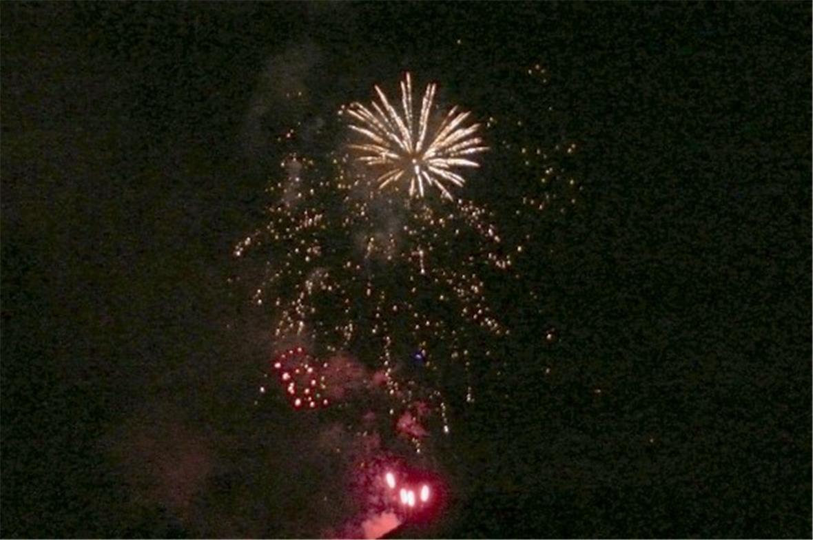 Um 22.30 Uhr wurde am Sternenrain das grosse Feuerwerk von Zweisimmen gezündet…