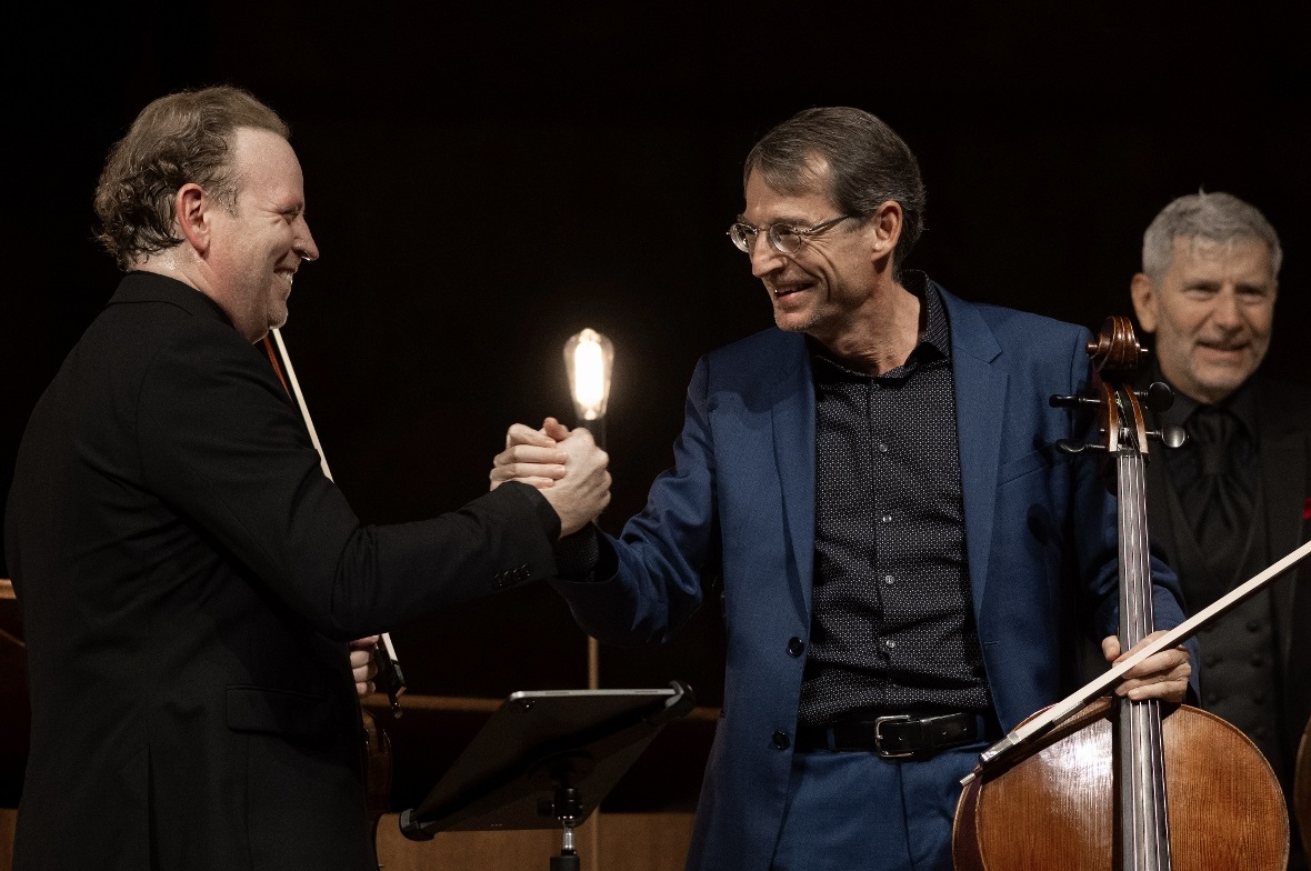 Grosses Finale und Stabsübergabe an neue Intendanz Umbruch eingeleitet: Daniel Hope (links) übernimmt die künstlerische Leistung des Gstaad Menuhin Festivals & Academy von Christoph Müller.