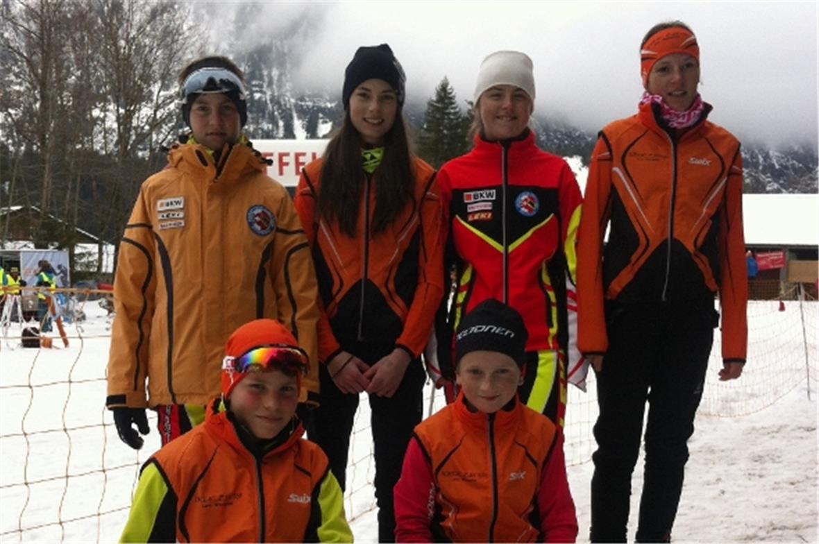 Unsere Staffel Teilnehmer hinten: Neria Fehr, Karina Wampfler, Fabienne von Weissenfluh und Sabine Beetschen, vorne Jan Furrer und Res Zeller.
