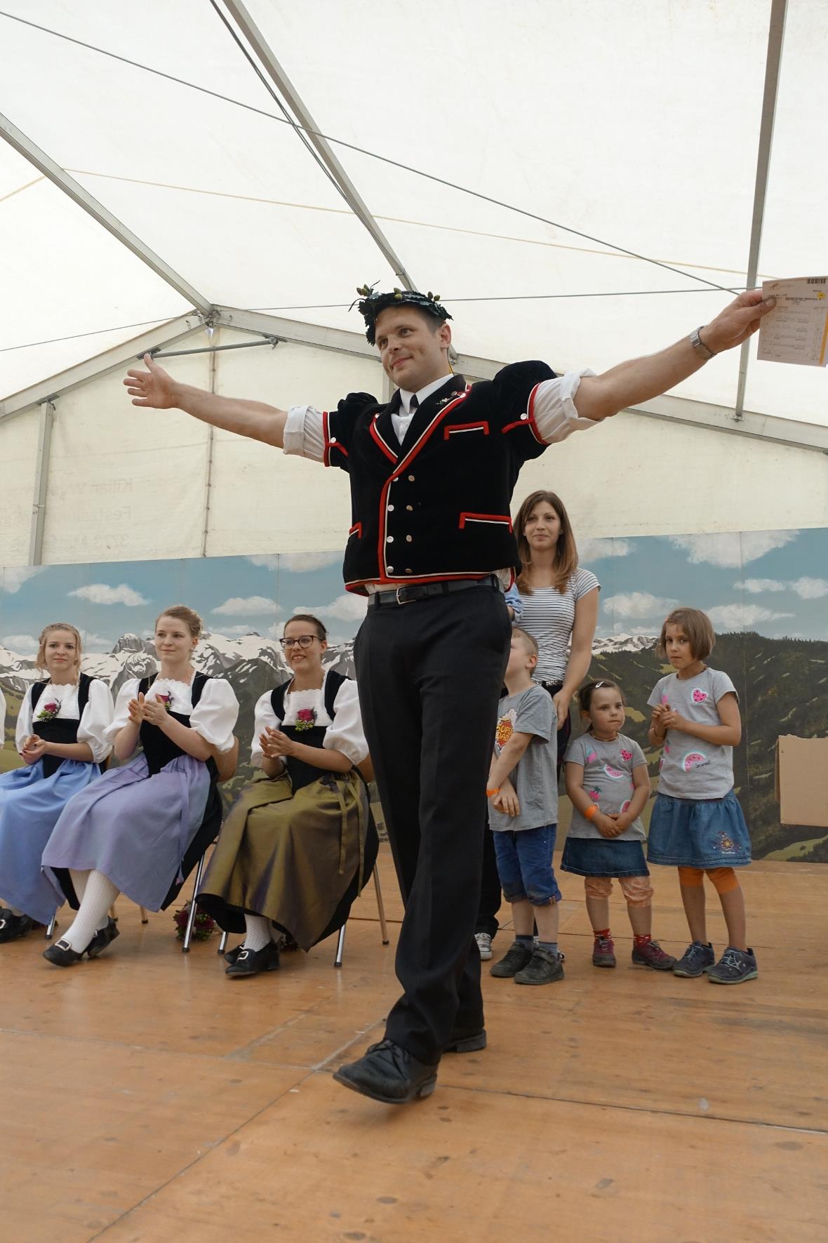 Unter tosendem Applaus verabschiedete sich der Schönschwinger Matthias Siegentha...