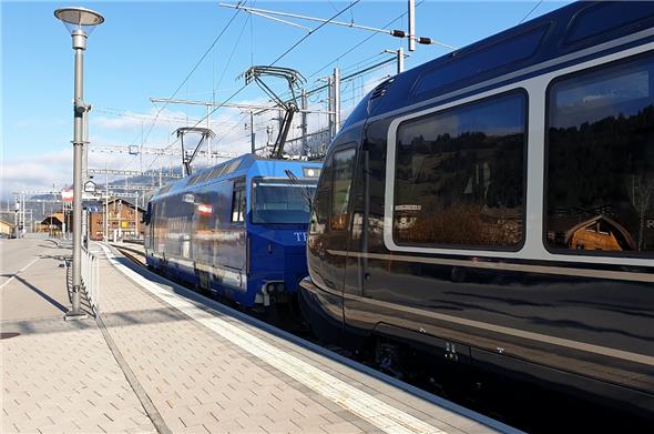 Unterbrochen: Die umsteigefreie Verbindung zwischen Interlaken und Montreux, die Anfang Dezember 2022 feierlich eröffnet wurde, ist derzeit unterbrochen. Ein Umstieg in Zweisimmen wieder nötig.