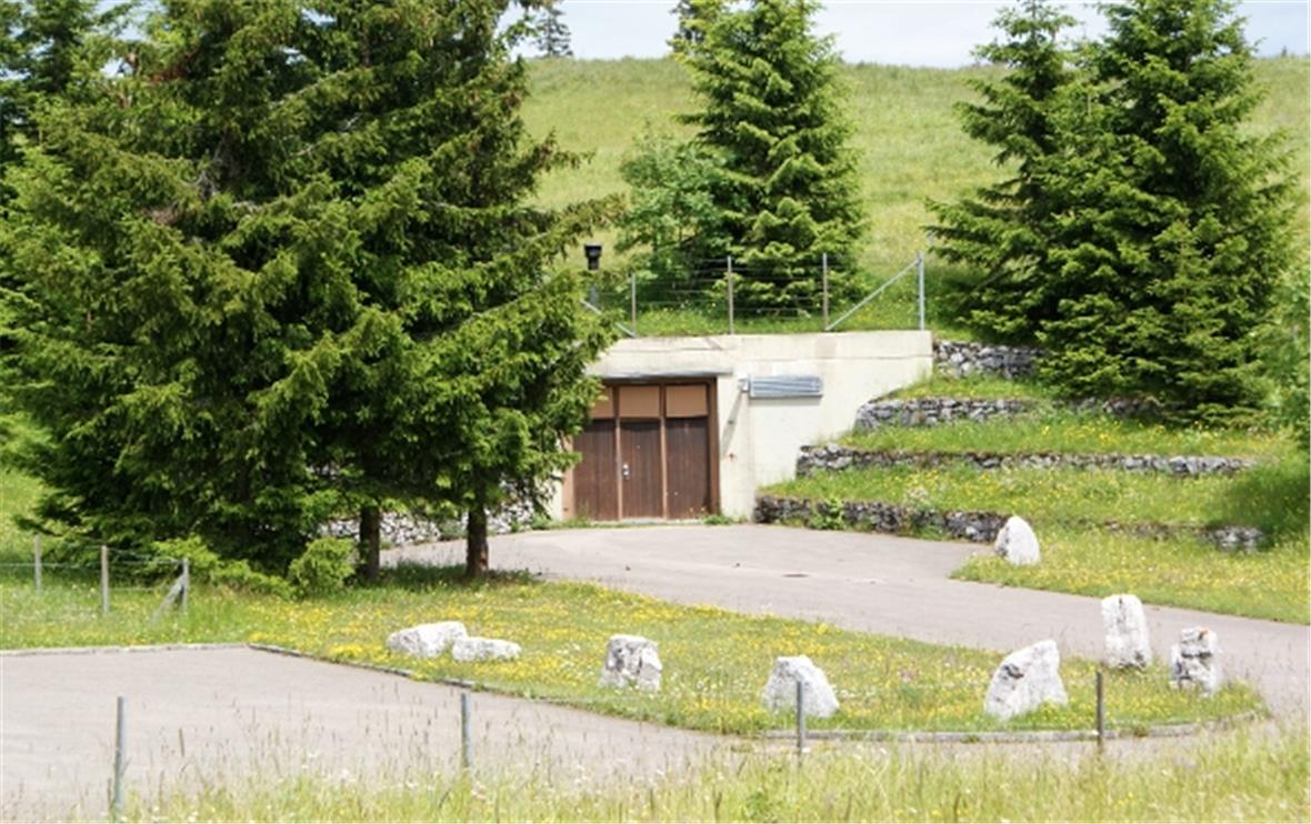 Unterirdische Truppenunterkunft auf dem Jaunpass als Asyl-Lager?