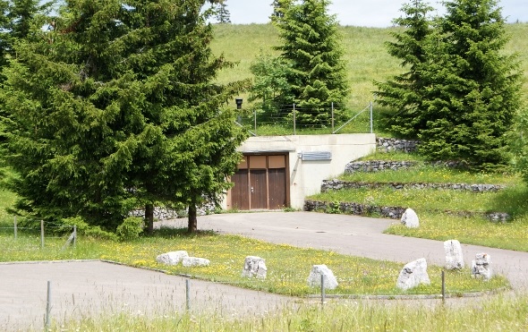 Unterirdische Truppenunterkunft auf dem Jaunpass als Asyl-Lager?