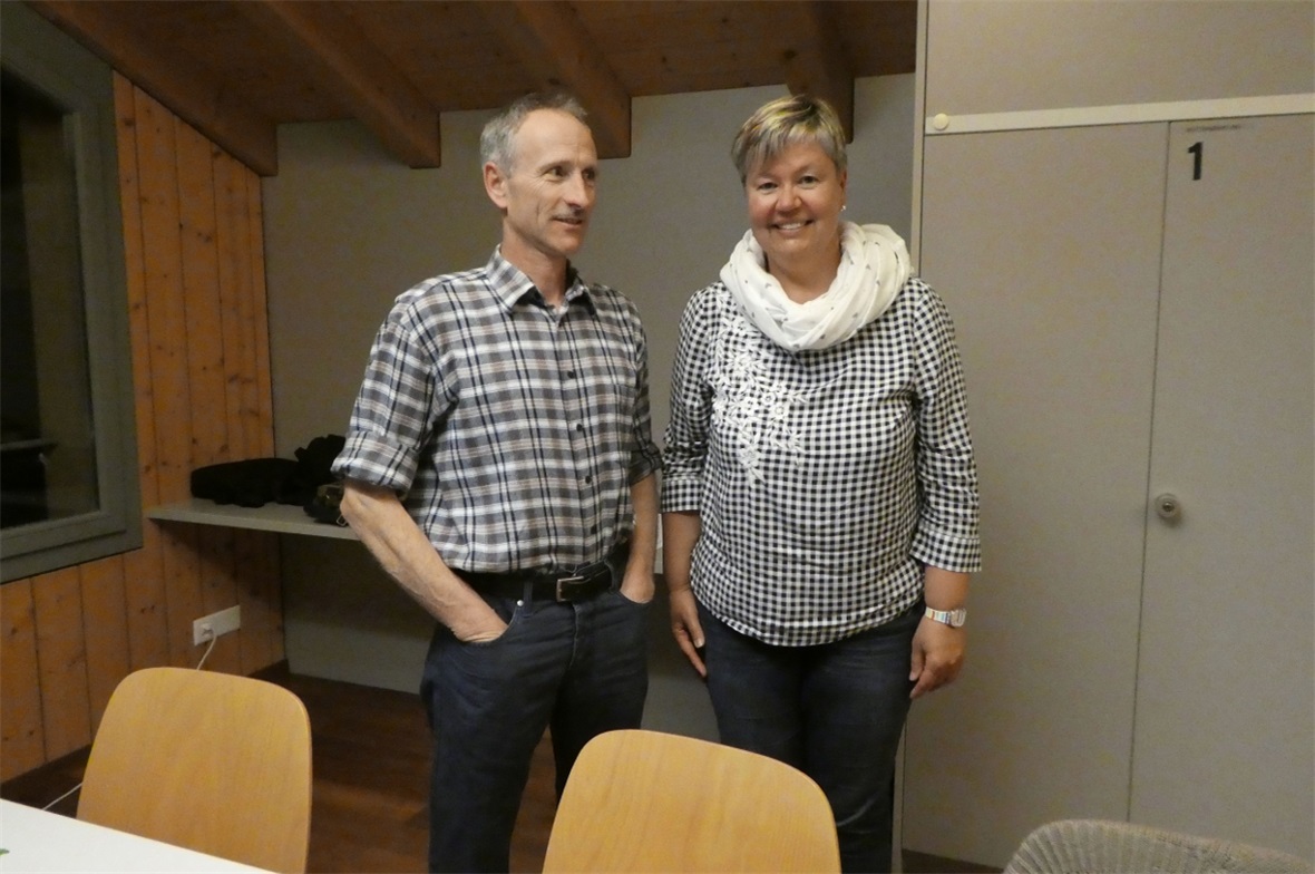 Urs Stucki, scheidender Kassier und seine Nachfolgerin, Sabine Arn.