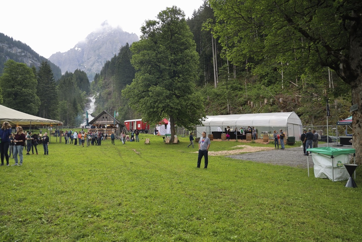 VIP Apero, gaschützt vor dem nahhaltigen Regen