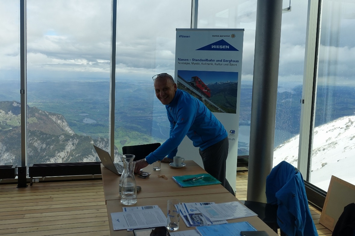 VR-Präsident Daniel Fischer im Sitzungszimmer «Jura» im neu ausgebauten Pavillon...