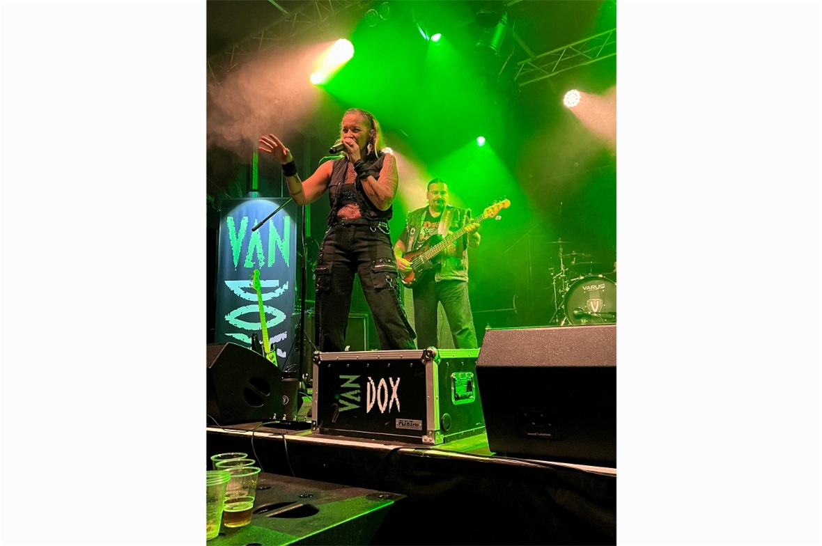 VanDox: Vanessa und ihre Jungs von VanDox liessen das MOA 2025 würdig ausklingen...