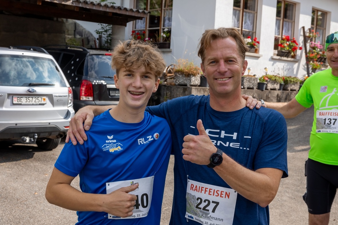 Vater und Sohn, Livio (links) und Marco Kaufmann aus Oey am Start.