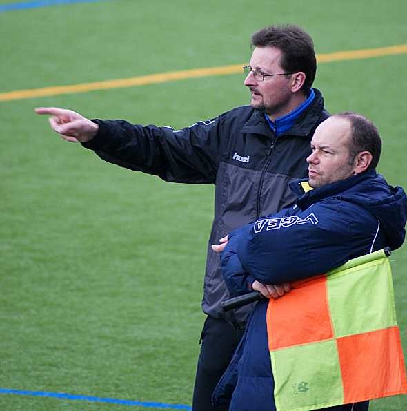 Verlassen den FC EDO Simme Richtung Interlaken.