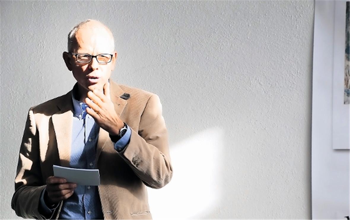 Verleger Frank Müller führte durch den Anlass