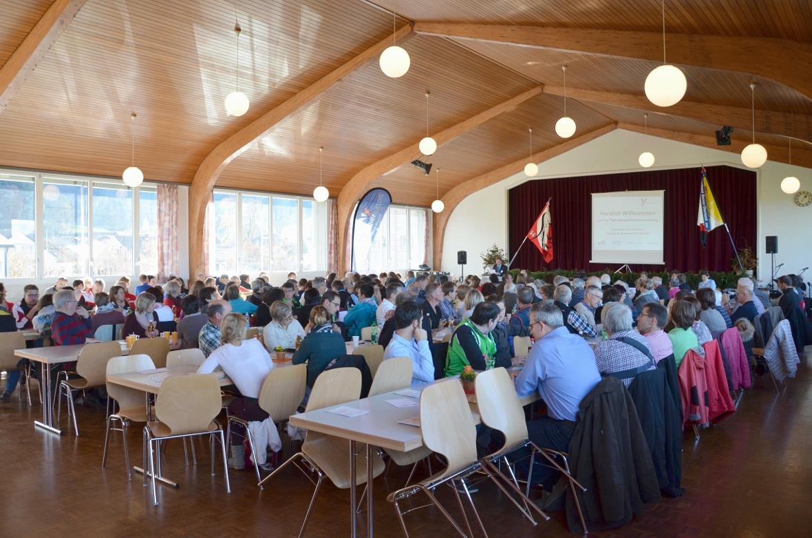 Versammlungsteilnehmer.