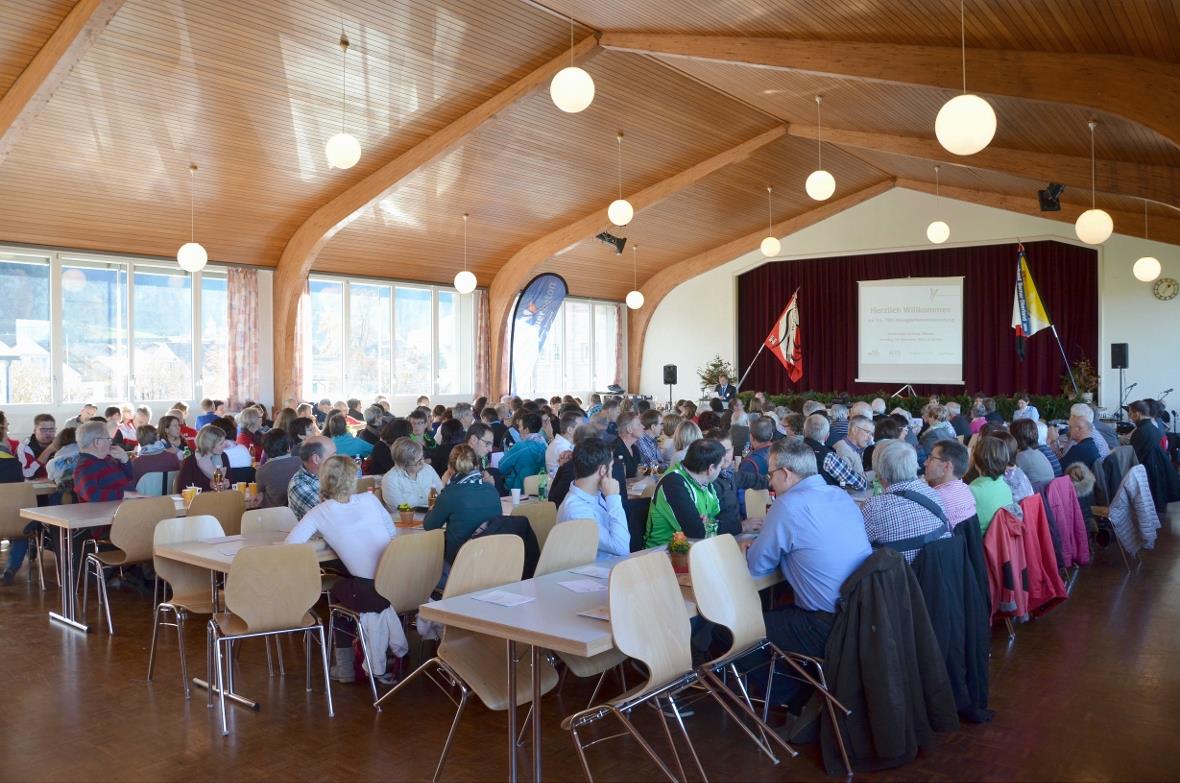 Versammlungsteilnehmer.