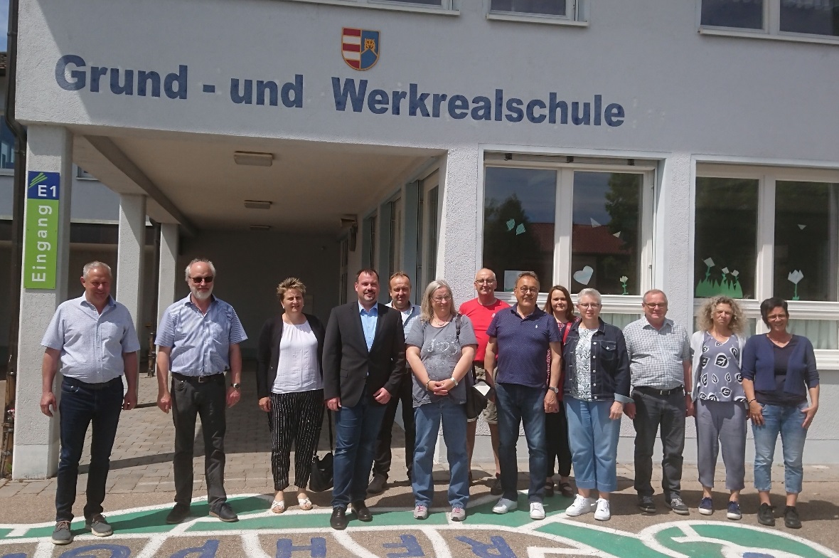 Vertreter der Gemeinde Oberrot mit den Zweisimmer Gemeinderatsmitgliedern Beatri...