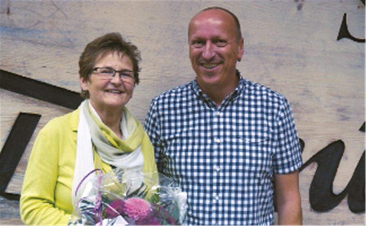 Verwaltungsratspräsident Erich Klauwers mit der neu gewählten Verwaltungsrätin Beatrix Hürzeler.