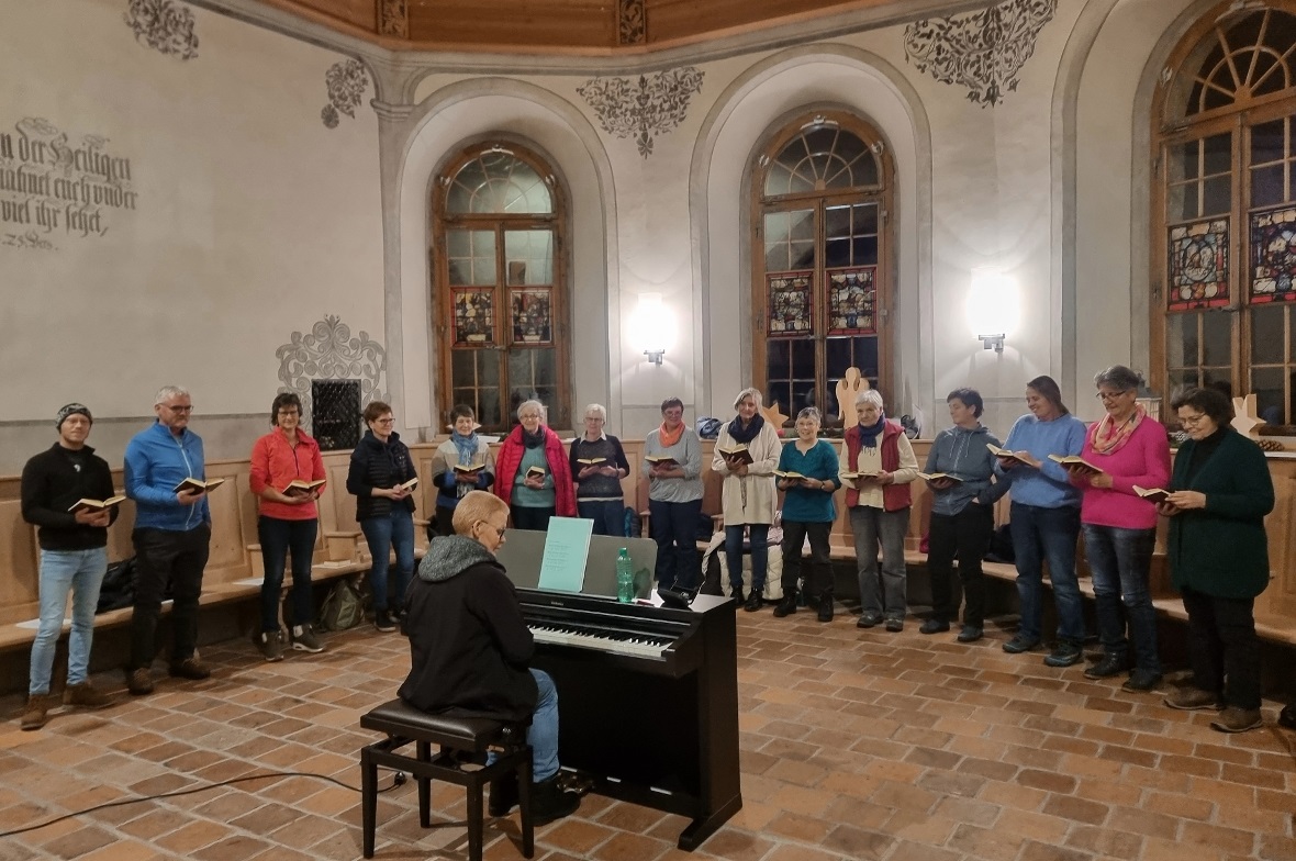 Weihnachtsstimmung beim Singen im Advent in der reformierten Kirche Viel Freude beim Singen der Weihnachtslieder.