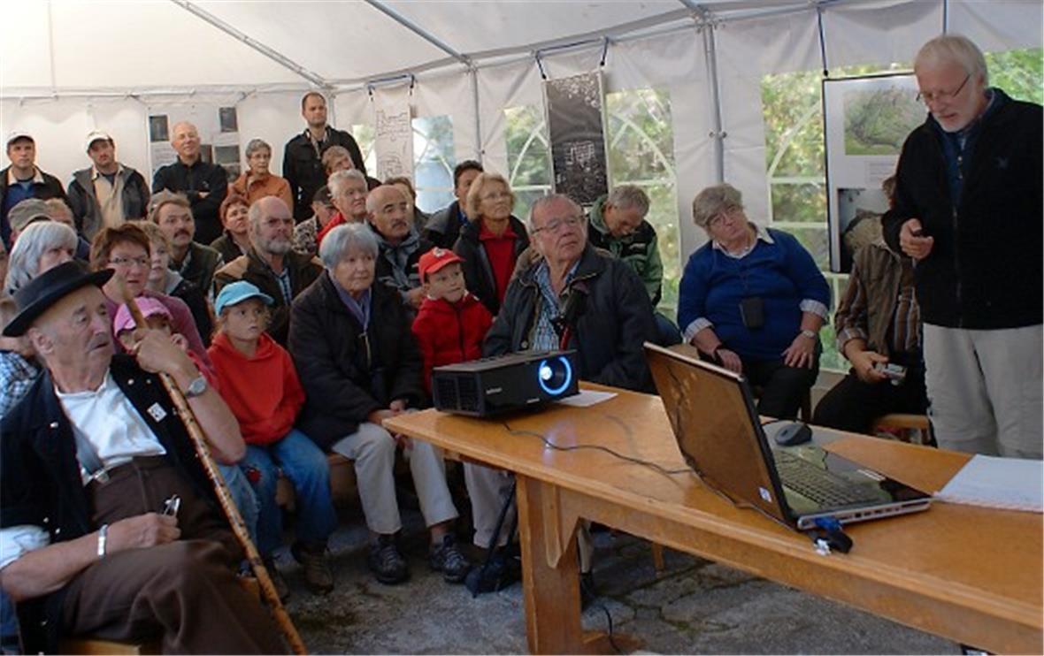Viel Interesse fand der Vortrag von Jürg Schneider über die Geschichte des Weissenburgbades.