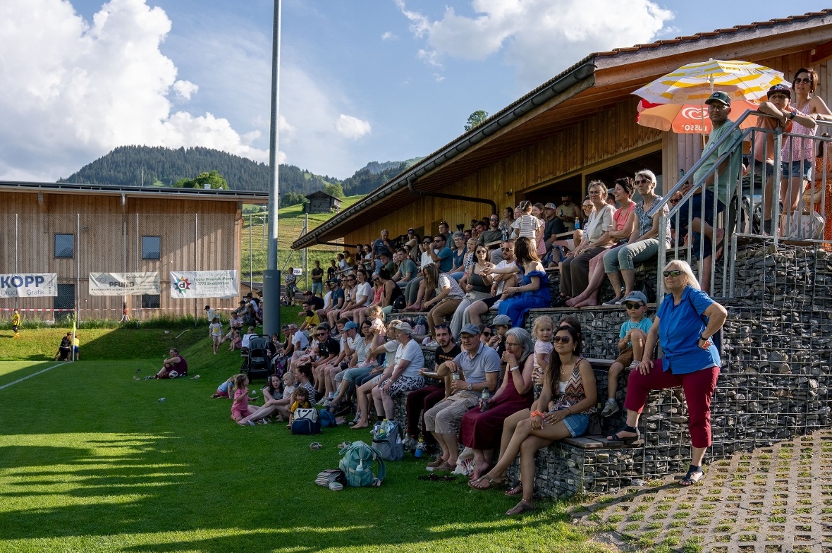 Viele wollten das Legendenspiel sehen.