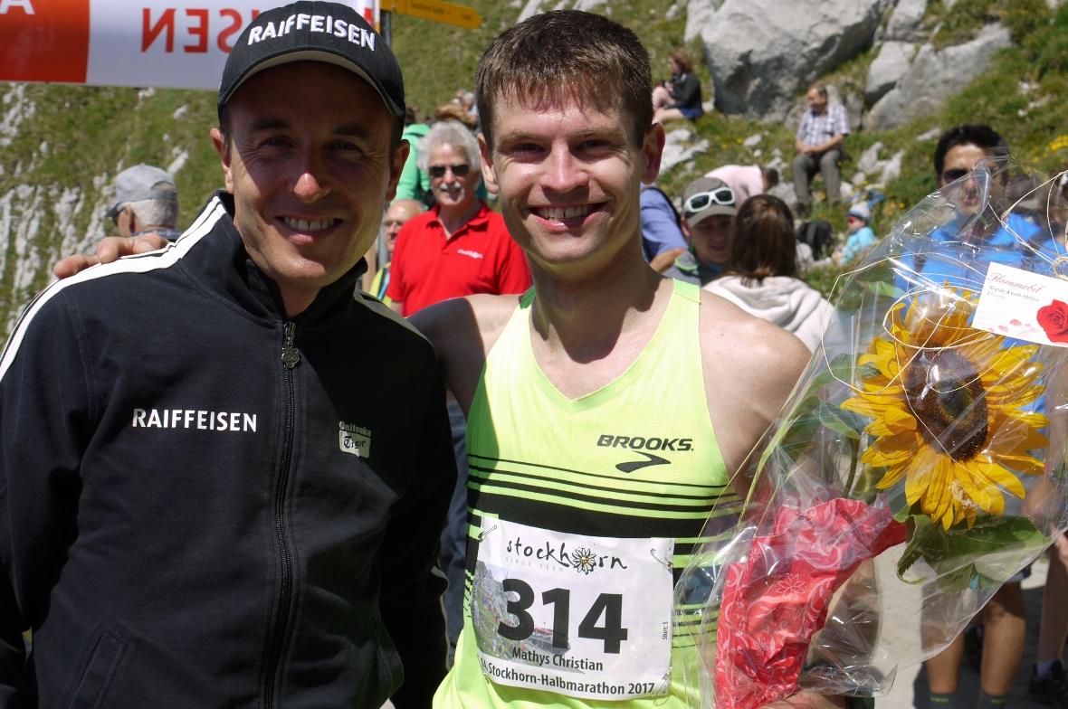 Viktor Röthlin gratulierte dem Sieger Christian Mathys als einer der Ersten.