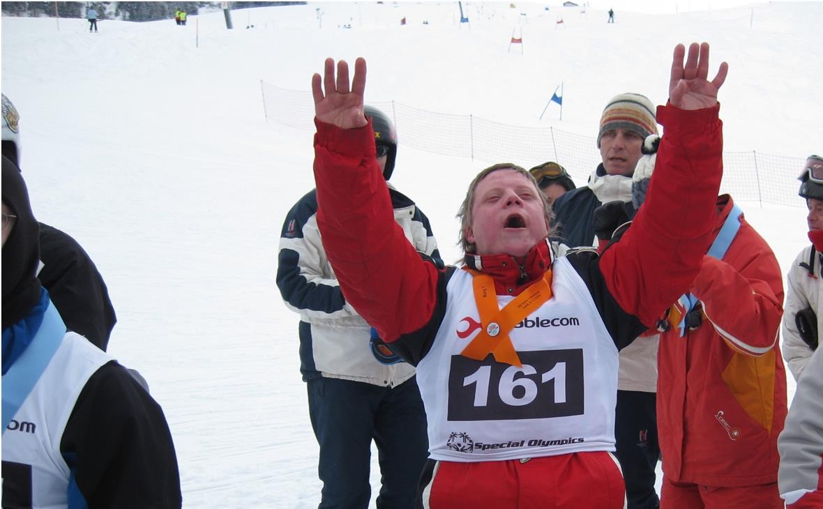 Vincent Grüenig, Hasliberg zeigt seine Freude.