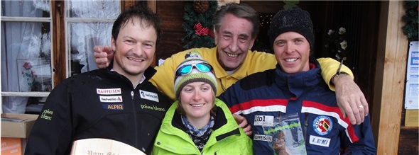 Vlnr. Richard Spalinger, Olympiateilnehmer; Claudia Dubler, Klubmeisterin; Stephan Rösti, Klubmeister. Im Hintergrund Hans Wagner, das Urgestein vom Gobeli.