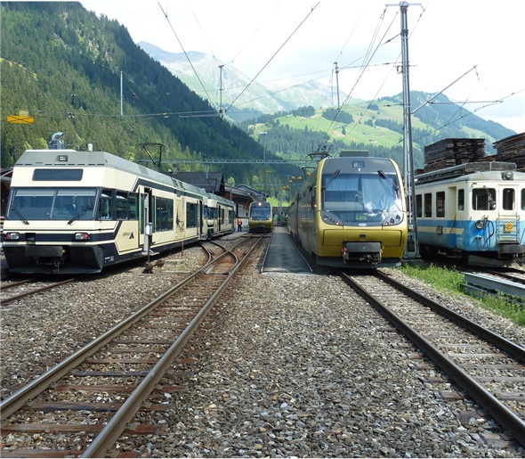 Voll ausgelasteter Bahnhof in St.Stephan