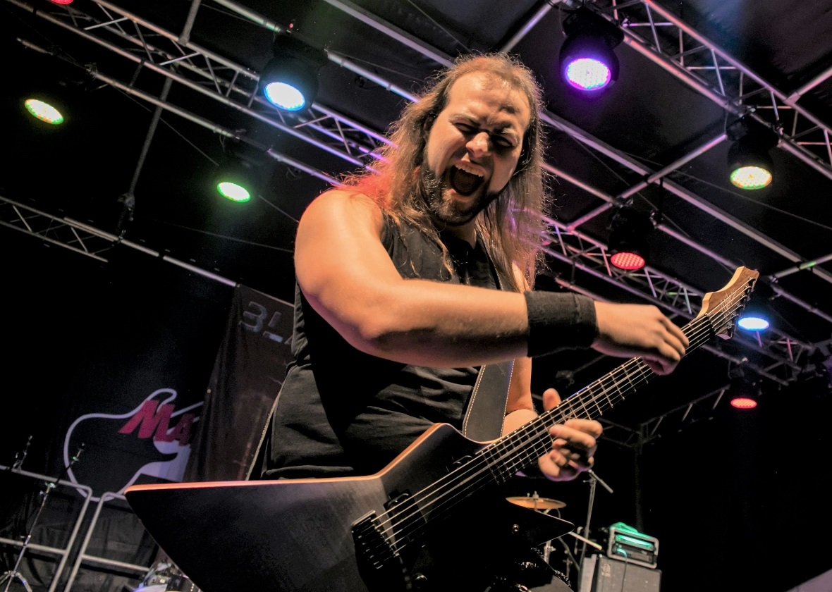 Voll in Action: Luke Appleton.