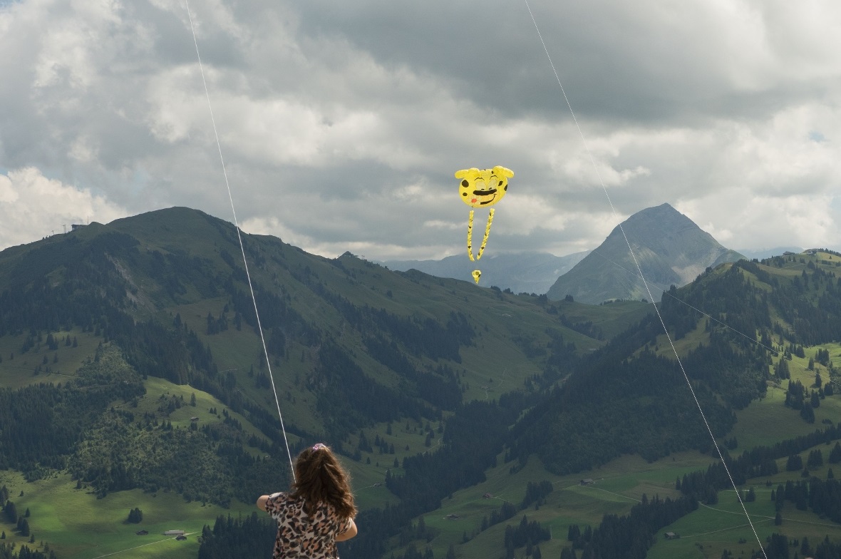 Volle Konzentration beim Drachenflug.