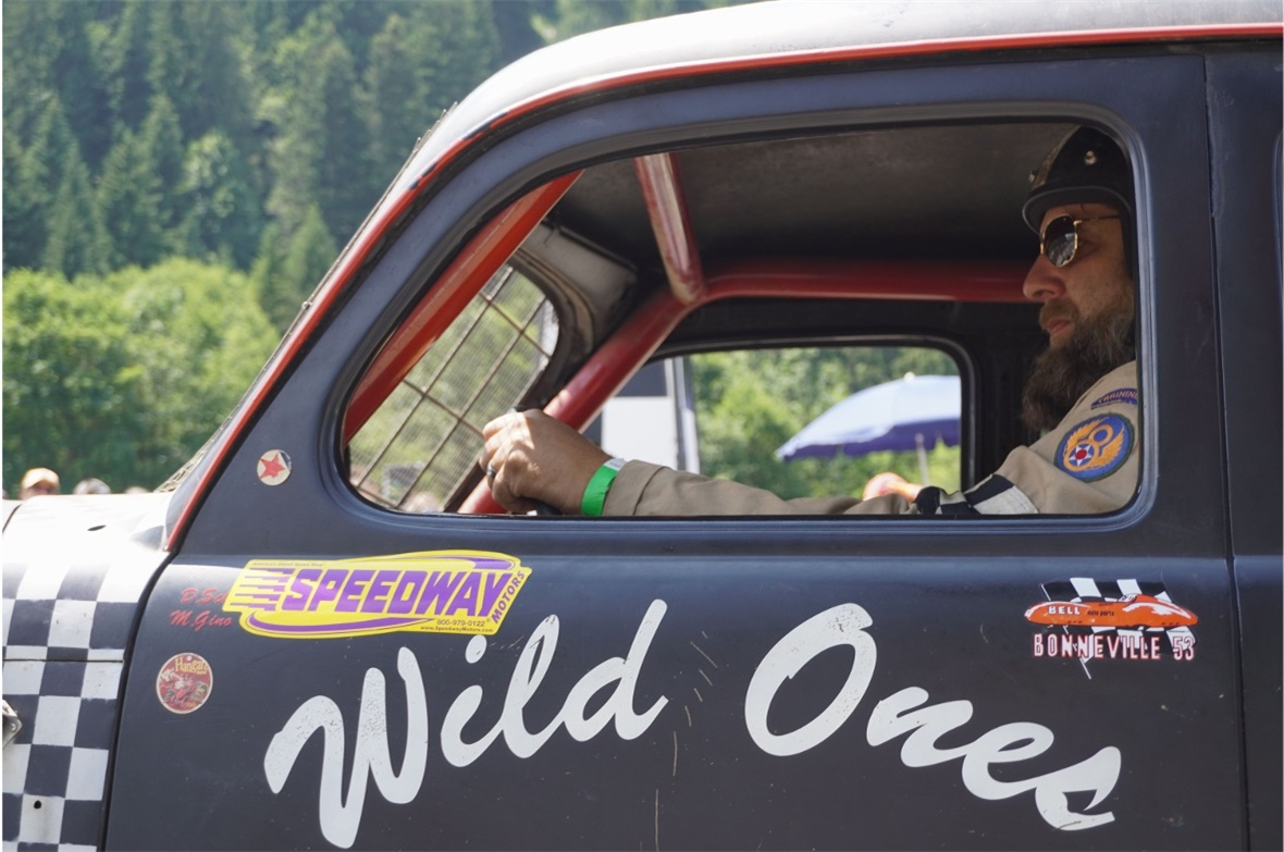 Volle Konzentration vor dem Start des 1/8 Mile - Rennen