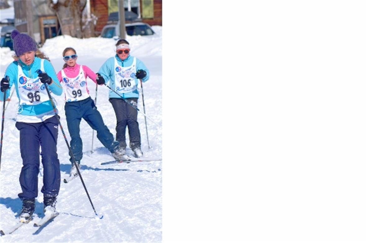 Voller Einsatz und harte Positionskämpfe auf der Loipe.