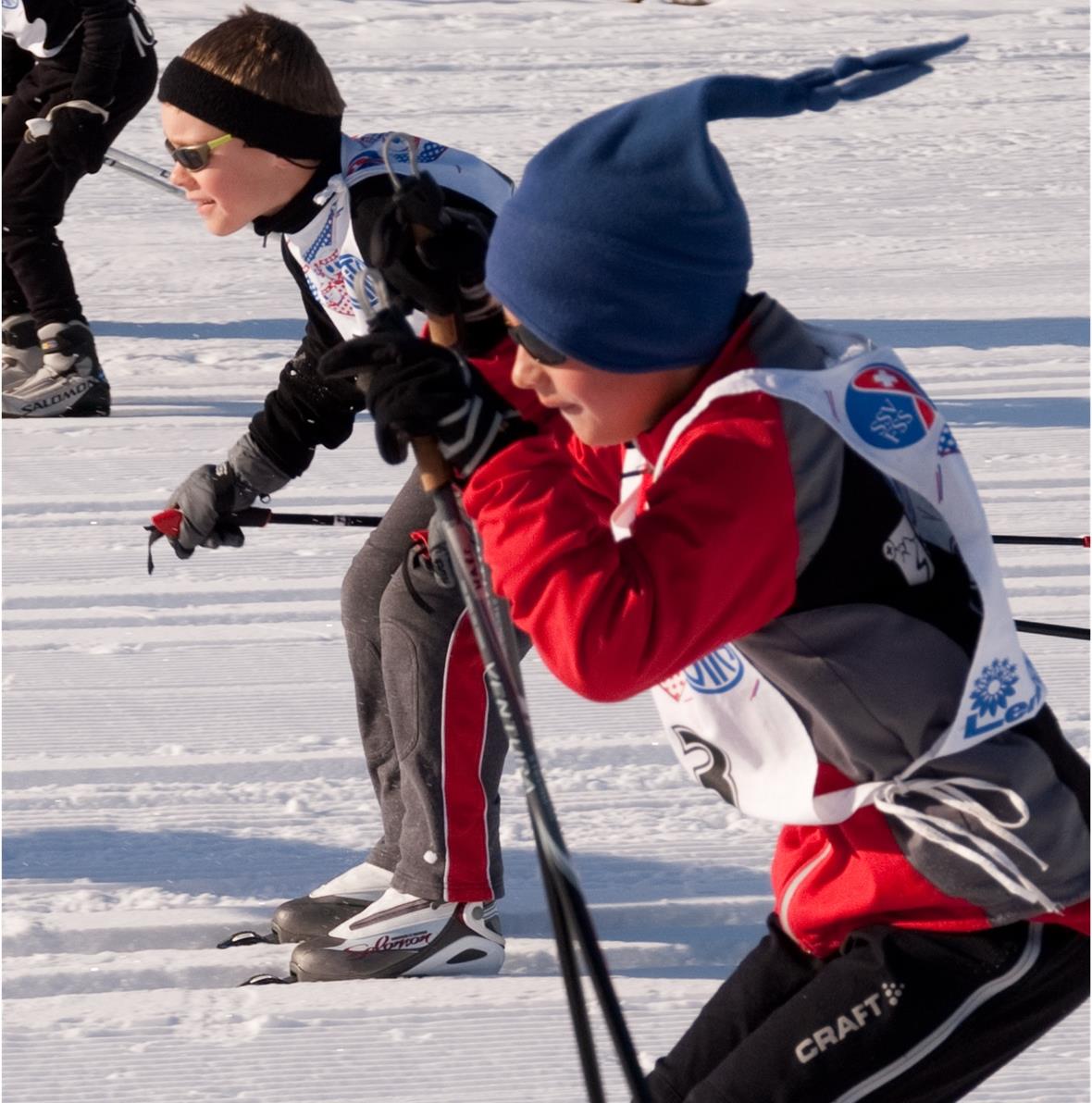 Spannende Langlaufwettkämpfe an der Lenk Vollste Konzentration beim Start!