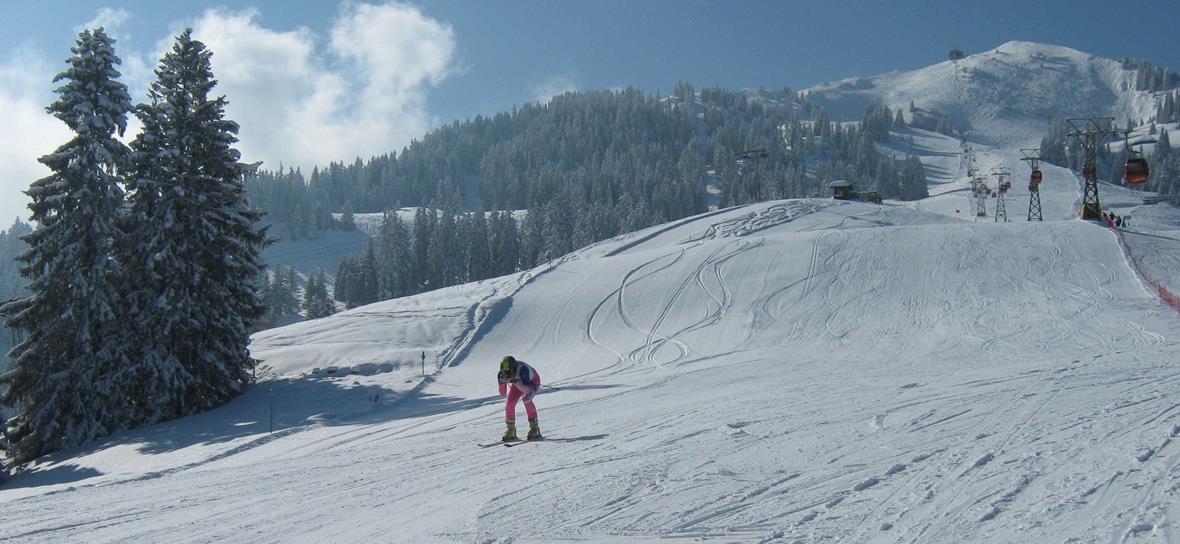 Vom Spitz bis ins Dorf Zweisimmen gehörte der Rinderberg am Derby den einsamen Abfahrern.