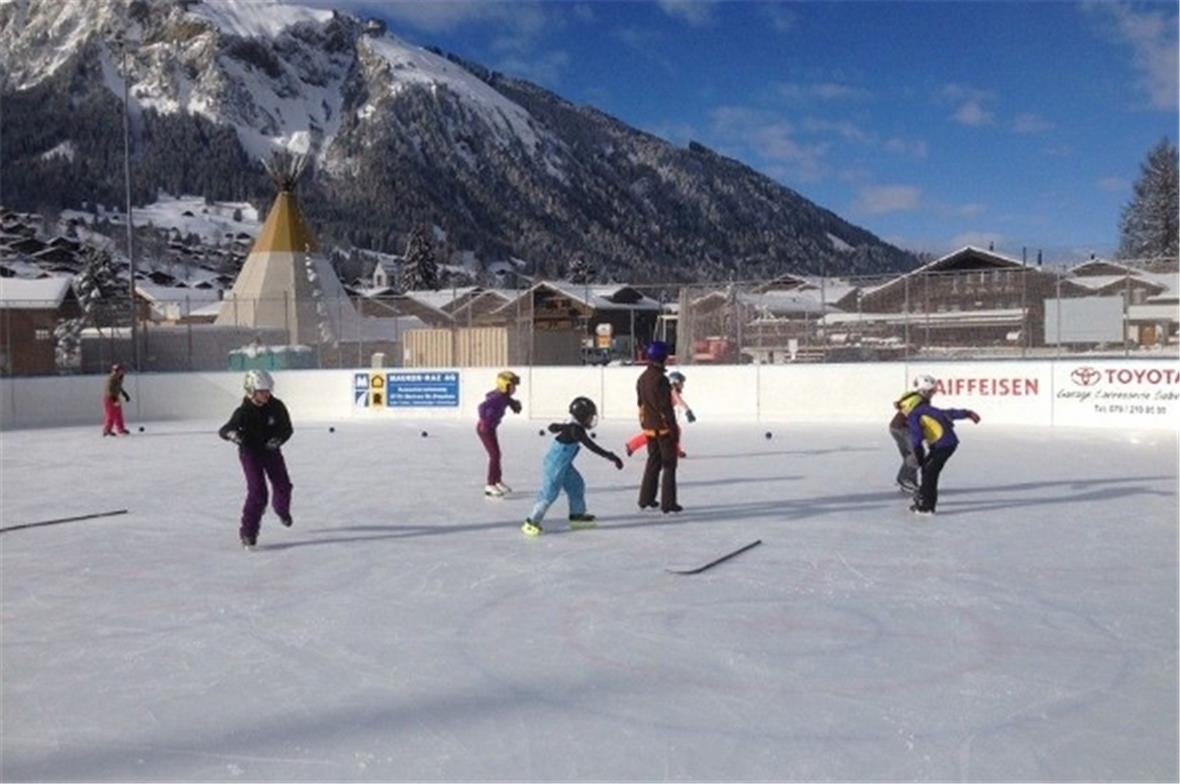 Vom weichen Schnee aufs harte Eis – aber nicht weniger gekonnt.