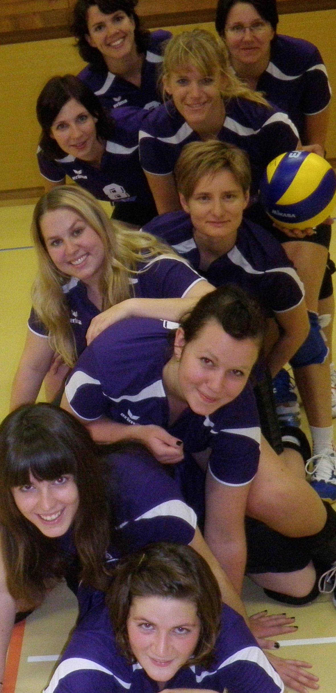 Von vorne nach hinten: Antonia Zysset, Jana Rinaldi, Anita Knöri, Rita Hofer, Cornelia Beyer, Claudia Minnig, Ramona Blaser, Alexandra Müller, Claudia Ullmann. Es fehlen: Céline Eschler, Yvonne Matti, Tabitha Perreten.