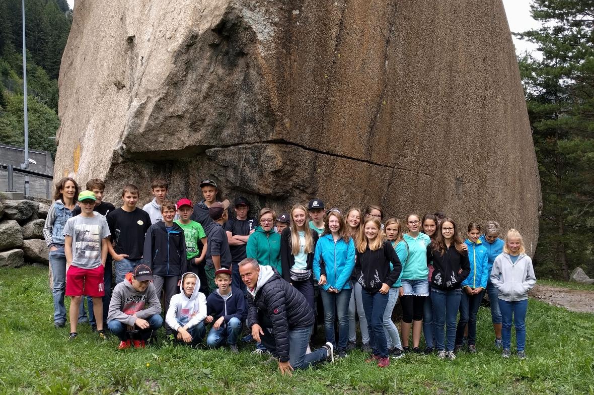 Vor dem Teufelsstein.