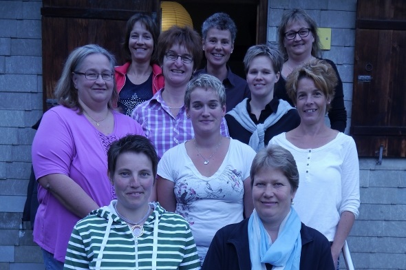 Vorne Ursula Bowee, Beatrix Bringold; mitte Claudia Gautschi, Sonja Schletti, Heidi Wampfler, Katja Minnig, Annette Matti; hinten Silvia Greber, Renate Lanz, Denise Trachsel (es fehlen Monika Kamer und Cornelia Schenk).