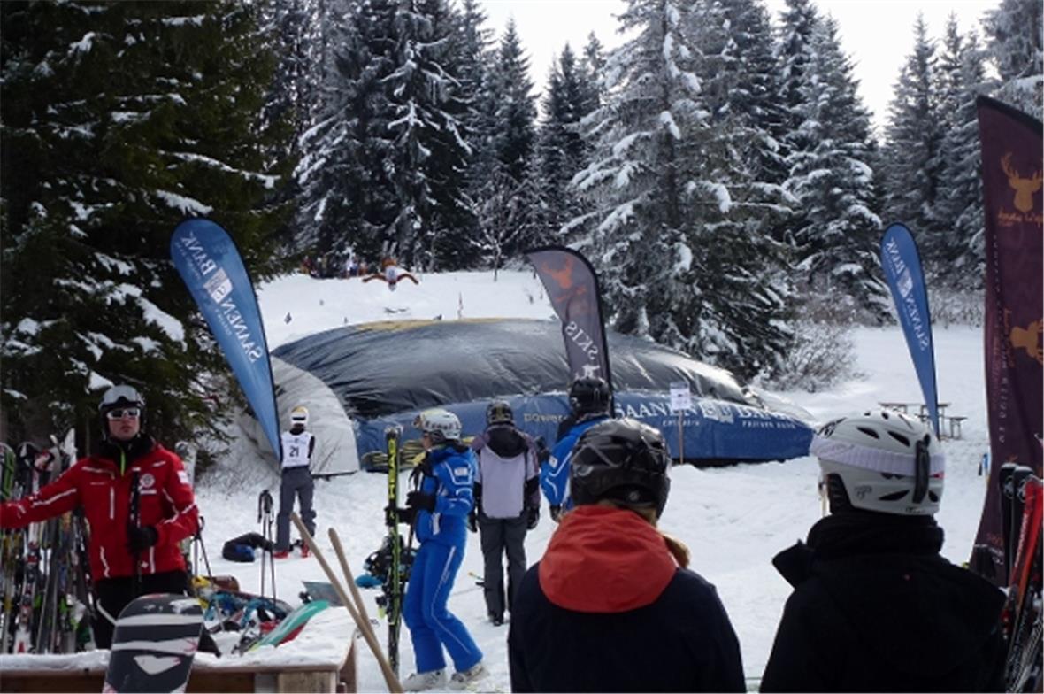 Vreneli Contest an der Snowparty.