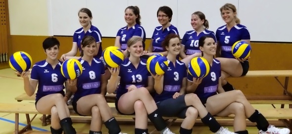 V.v.l.: Virginie Weyermann, Nicole Yersin, Hannah Klumpe, Rebecca Rothenbühler, Claudia Ullmann; h.v.l.: Shana Häberli, Joëlle Matti, Alexandra Müller, Rita Hofer, Claudia Minnig. Es fehlen: Cornelia Beyer, Céline Eschler, Tabitha Perreten, Yvonne Matti, Nadia Bühler, Sandra Bühler.