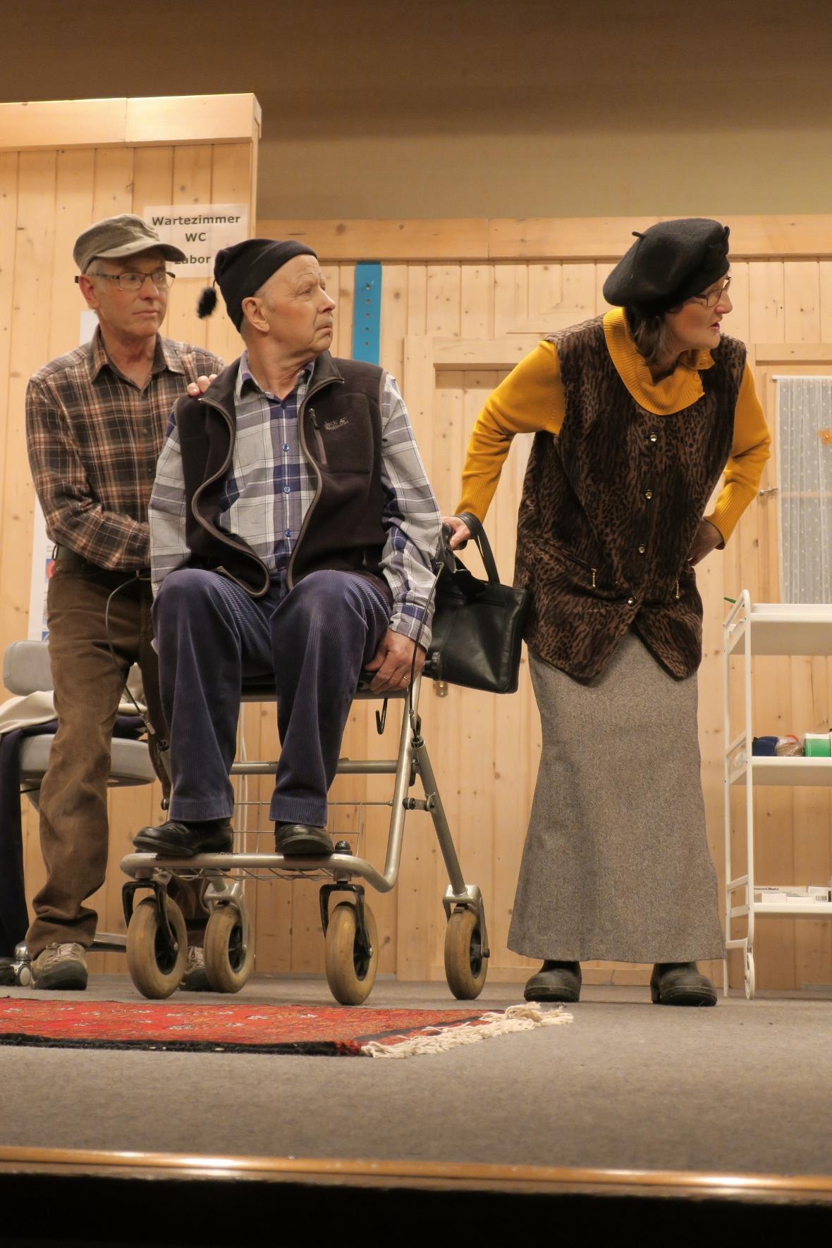 Was ist jetzt wohl wieder los? Der Elektroinstallateur Kari Spring (Hans Zurbrüg...