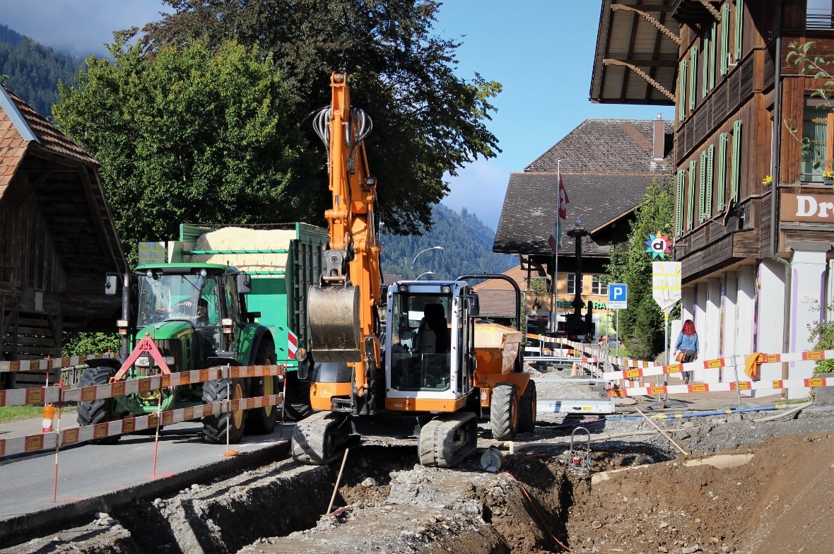 Wasseranschlüsse, Strassenbelag und Trottoirs: Alles wird in Erlenbach im laufen...
