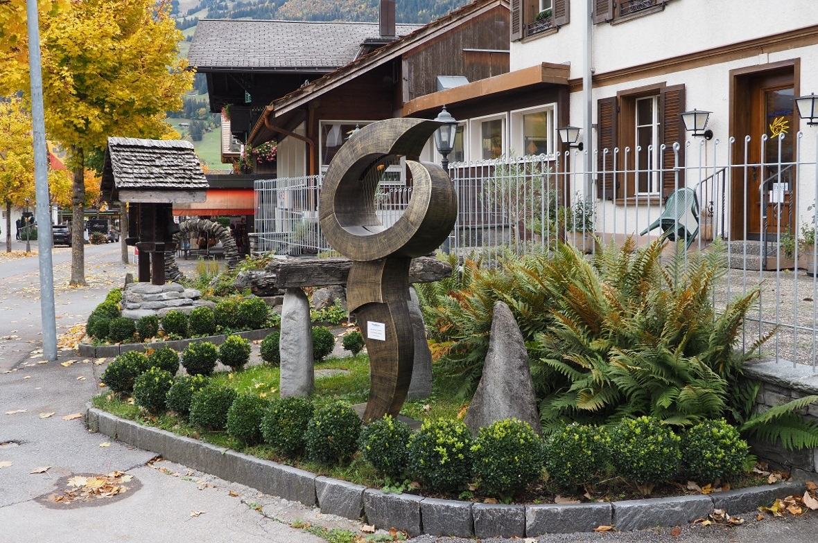 «Wasserharfe Amphore» von Housi Knecht, Rubigen.