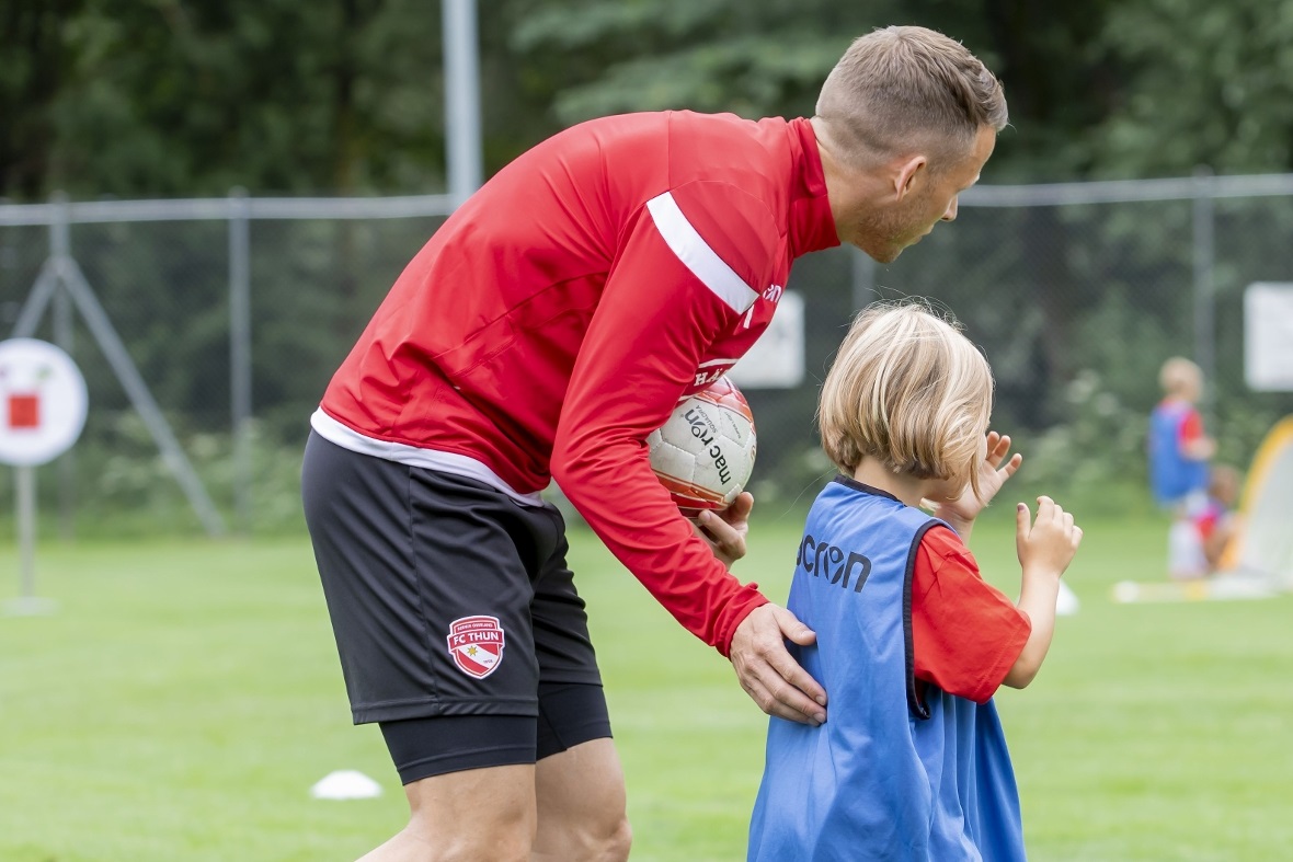 Wenn nötig halfen die Profis, hier Stefan Glarner.